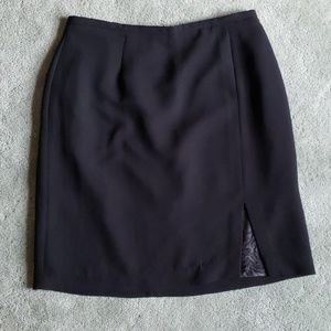 EUC T.Garment Sz 12 black skirt